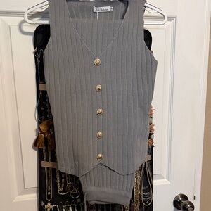 Womens Nali Collection Gray Ribbed Vest & pants with Gold Buttons. Tie waist.NWT